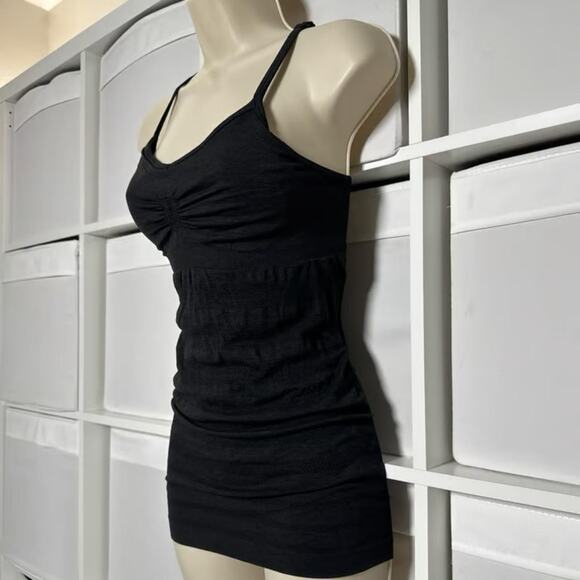 Lululemon Ebb Flow Tank - Picture 2 of 7